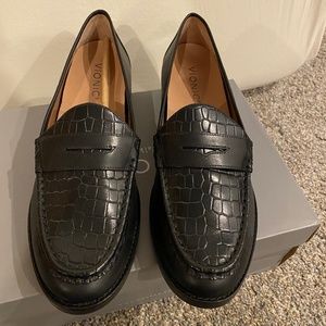 Vionic Womens Black loafer (Waverly Croc)